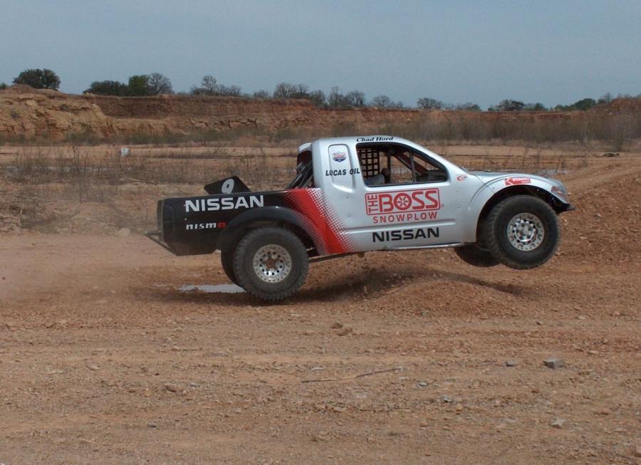  Nissan Frontier PRO 4x4 Race Truck 2000 года  (фото 2 из 3)
